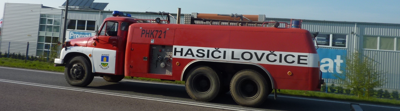 p1000382